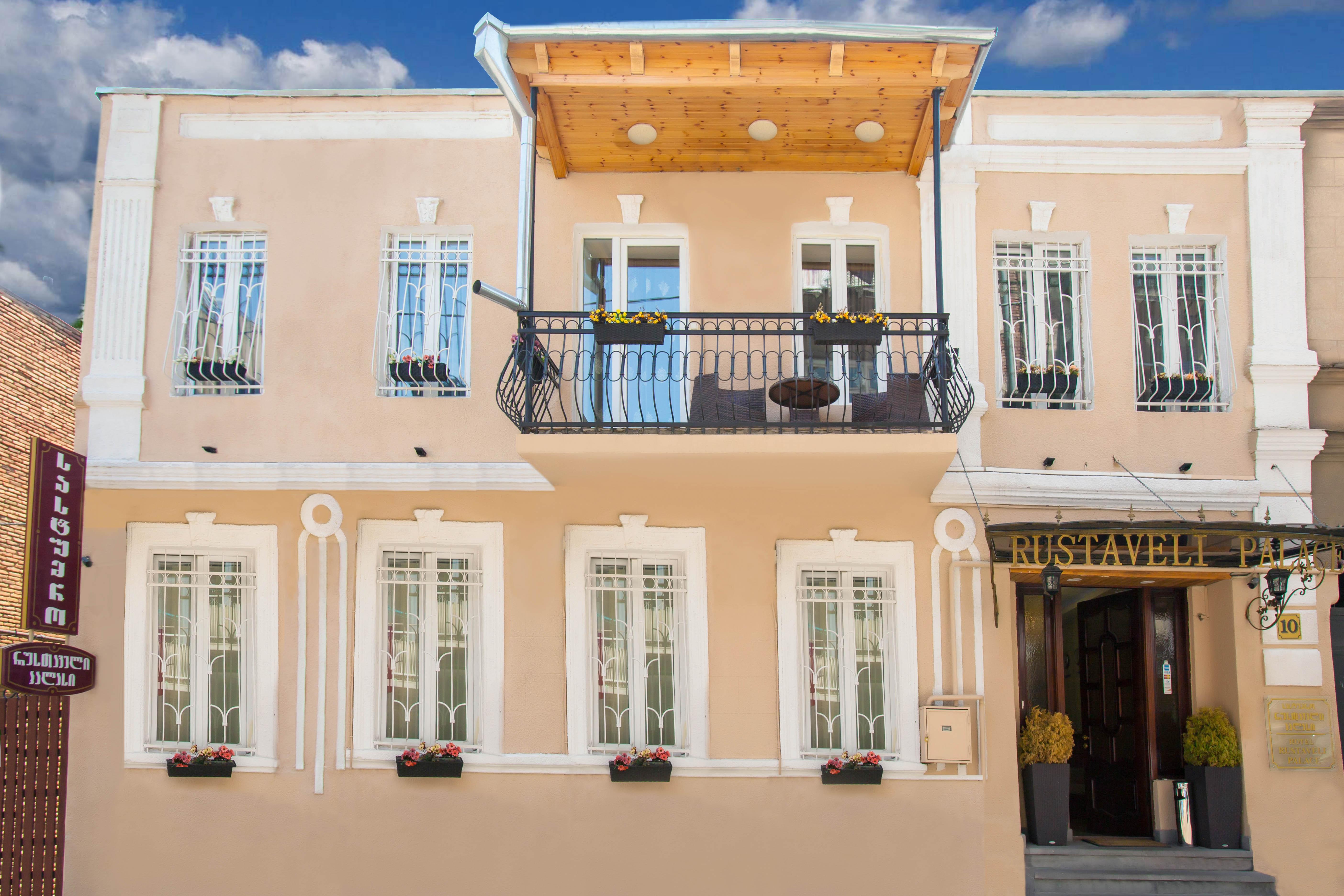 Rustaveli Palace Tbilisi Buitenkant foto